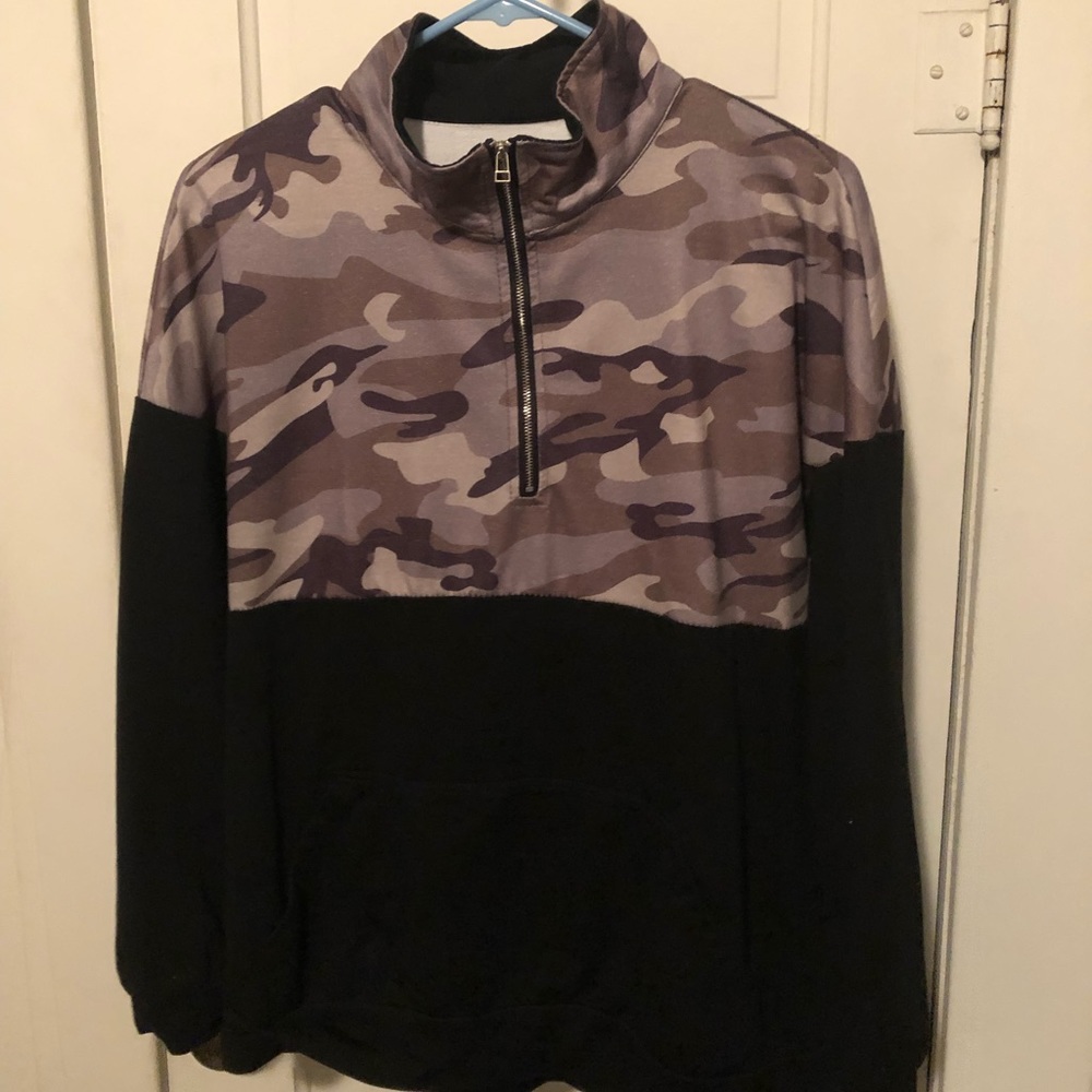 3/4 Camo sweater